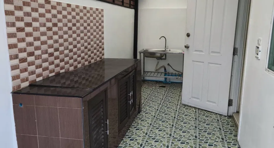 For rent 3 ベッドルーム townhouse in Bang Phli, Samut Prakan