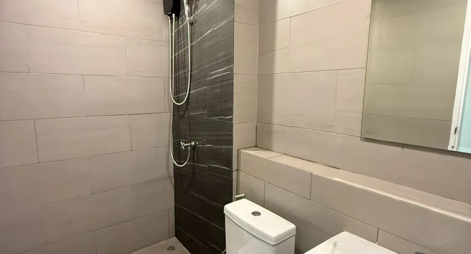 For sale 1 bed condo in Mueang Samut Prakan, Samut Prakan