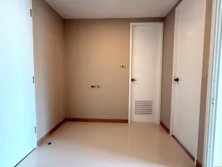 For sale 1 bed condo in Mueang Samut Prakan, Samut Prakan