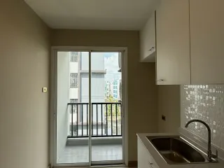 For sale 1 bed condo in Mueang Samut Prakan, Samut Prakan