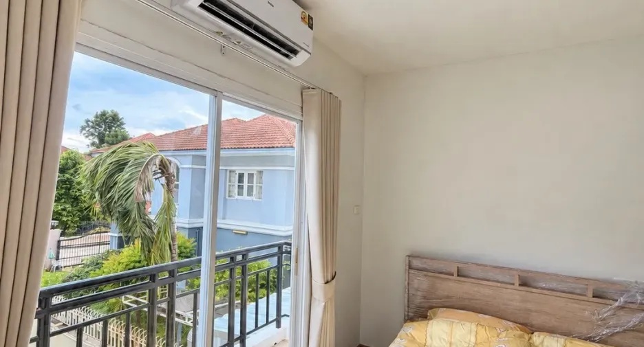 Casa en alquiler de 2 habitaciones en Thawi Watthana, Bangkok