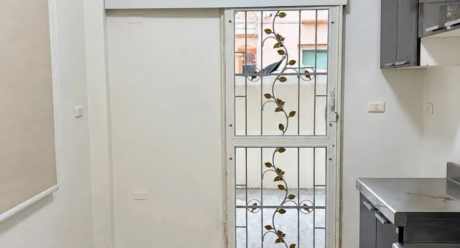 Casa en alquiler de 2 habitaciones en Thawi Watthana, Bangkok