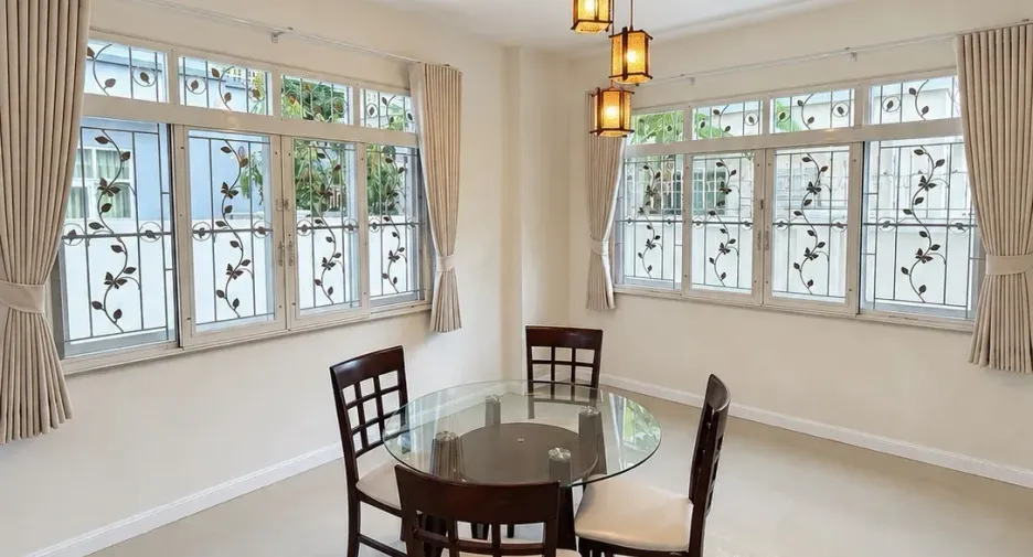 Casa en alquiler de 2 habitaciones en Thawi Watthana, Bangkok