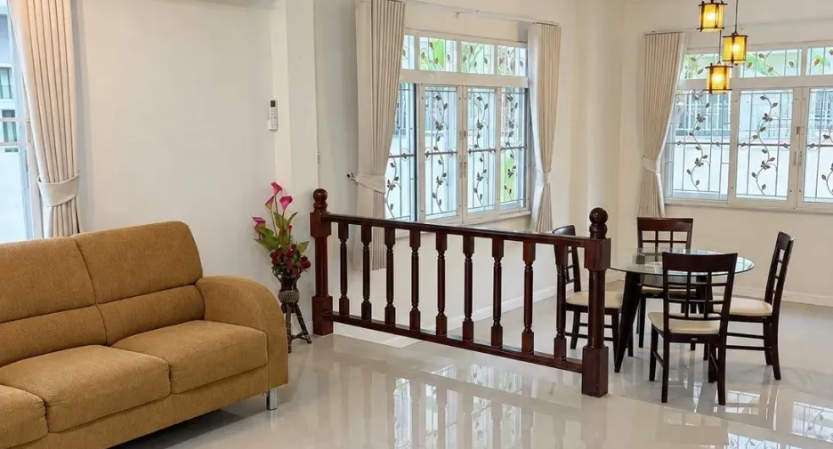 Casa en alquiler de 2 habitaciones en Thawi Watthana, Bangkok