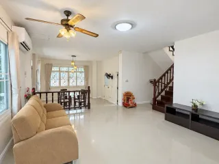 Casa en alquiler de 2 habitaciones en Thawi Watthana, Bangkok