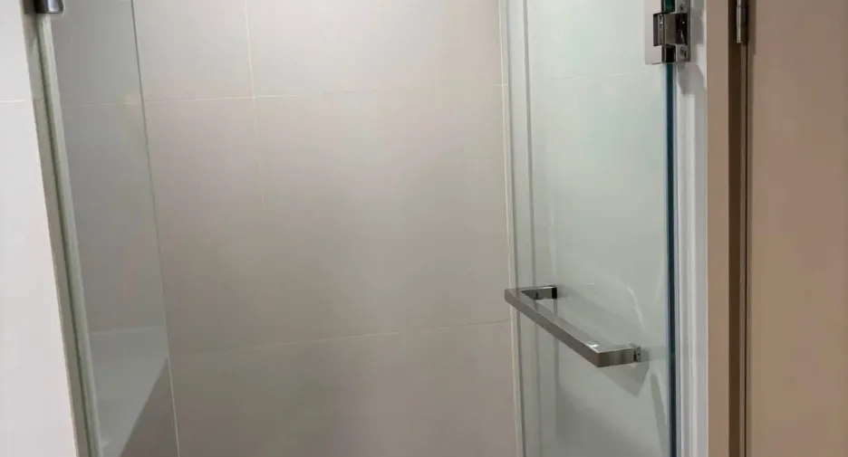 Wohnung zur Miete mit 1 Zimmer in Bang Rak, Bangkok