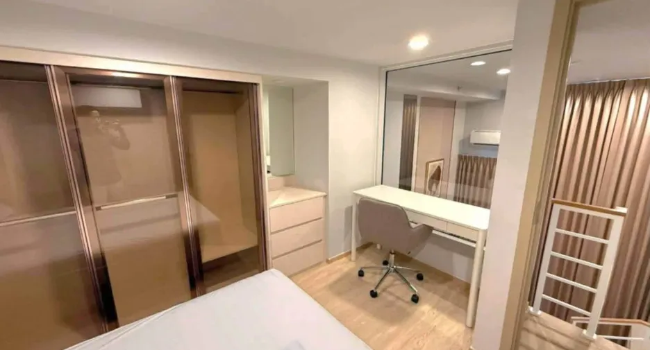 Wohnung zur Miete mit 1 Zimmer in Bang Rak, Bangkok