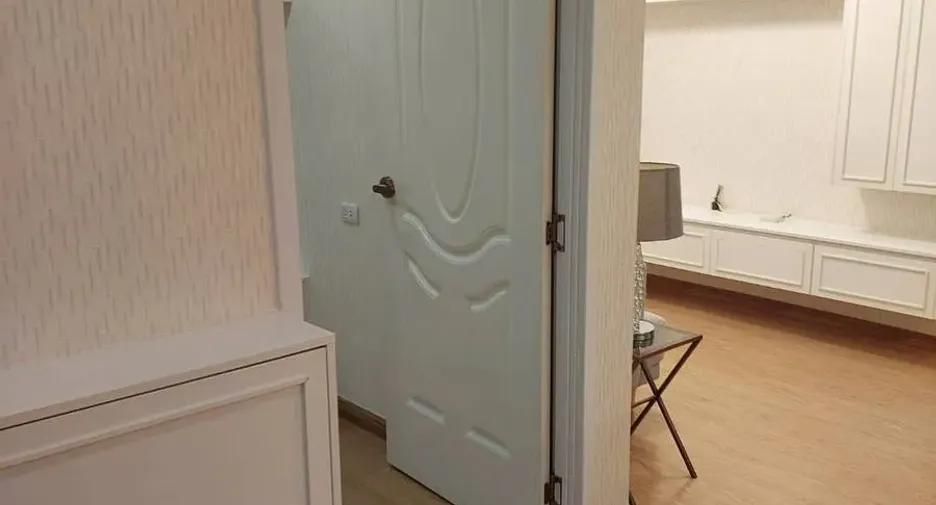 Condo en alquiler de 2 habitaciones en Pom Prap Sattru Phai, Bangkok