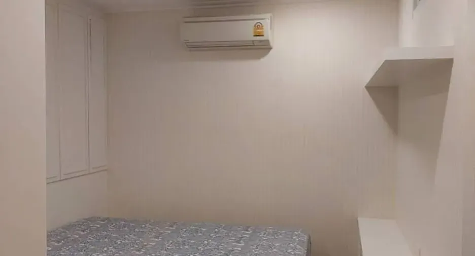 Condo en alquiler de 2 habitaciones en Pom Prap Sattru Phai, Bangkok