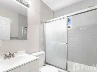 Condo en alquiler de 3 habitaciones en Khlong San, Bangkok
