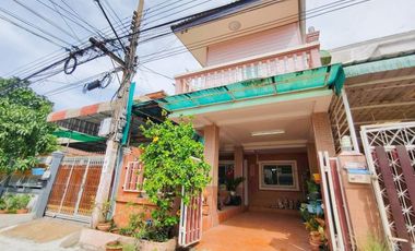 Reihenhaus zum Kauf mit 2 Zimmer in Mueang Samut Prakan, Samut Prakan