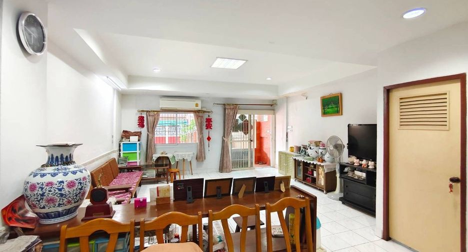 Reihenhaus zum Kauf mit 2 Zimmer in Mueang Samut Prakan, Samut Prakan