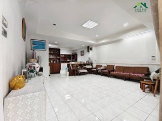 Reihenhaus zum Kauf mit 2 Zimmer in Mueang Samut Prakan, Samut Prakan