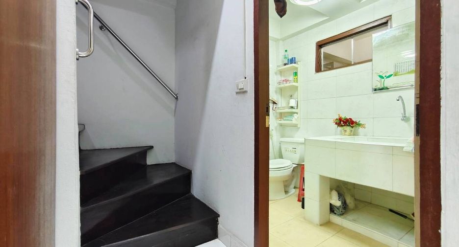 Reihenhaus zum Kauf mit 2 Zimmer in Mueang Samut Prakan, Samut Prakan