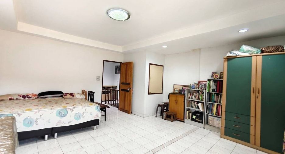 Reihenhaus zum Kauf mit 2 Zimmer in Mueang Samut Prakan, Samut Prakan
