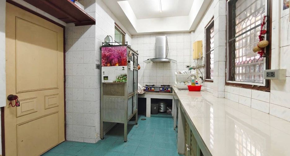 Reihenhaus zum Kauf mit 2 Zimmer in Mueang Samut Prakan, Samut Prakan