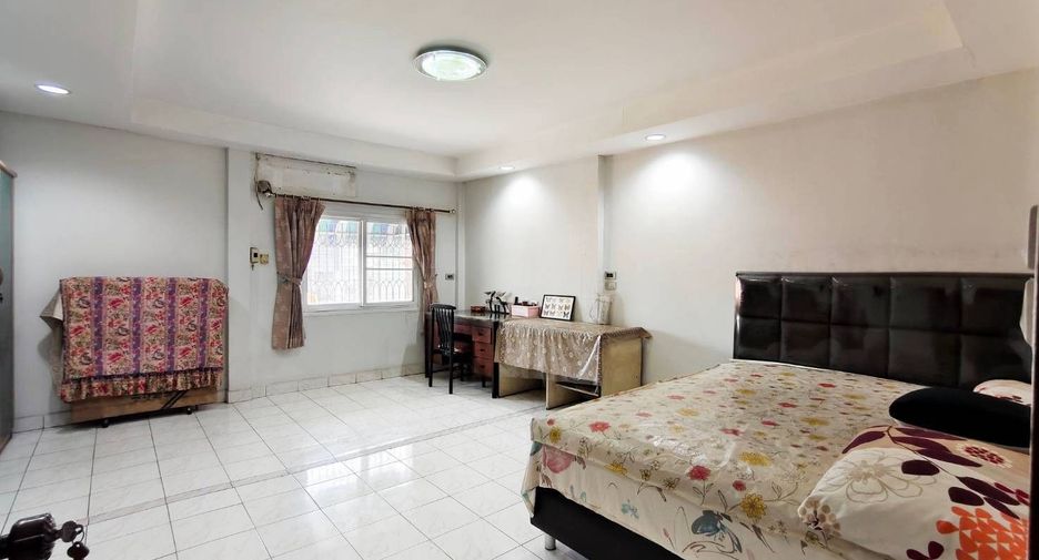 Reihenhaus zum Kauf mit 2 Zimmer in Mueang Samut Prakan, Samut Prakan