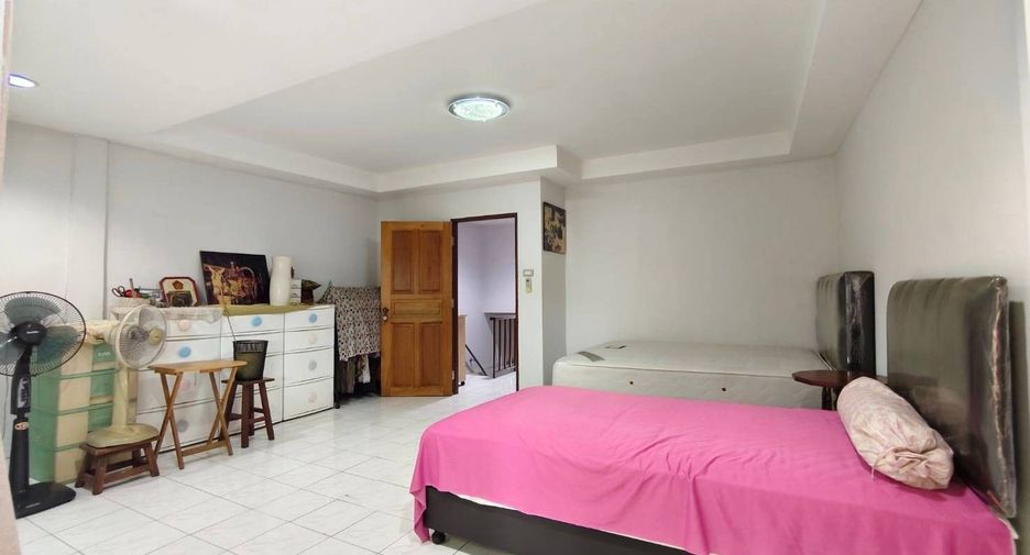 Reihenhaus zum Kauf mit 2 Zimmer in Mueang Samut Prakan, Samut Prakan