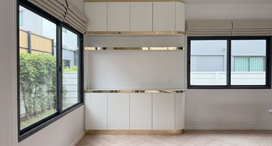 Haus zum Kauf und zur Miete mit 4 Zimmer in Lat Krabang, Bangkok