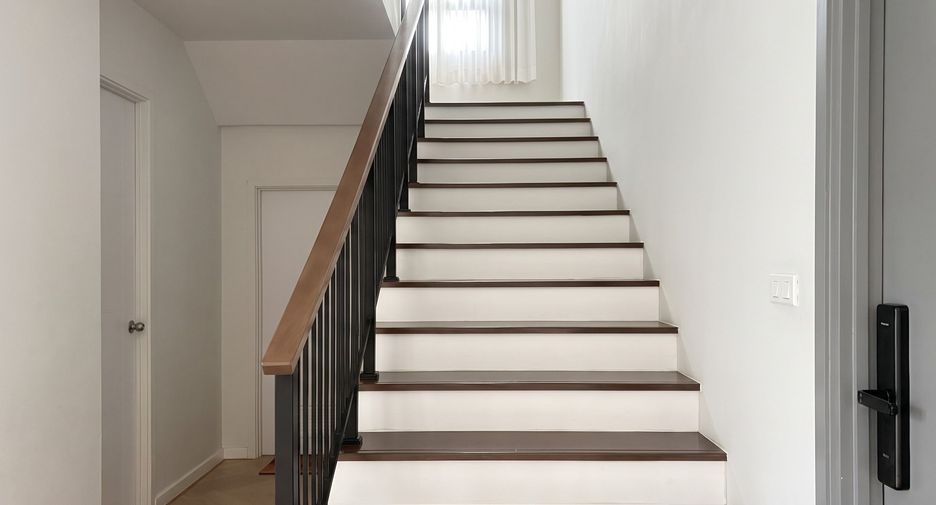 Haus zum Kauf und zur Miete mit 4 Zimmer in Lat Krabang, Bangkok