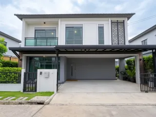 Haus zum Kauf und zur Miete mit 4 Zimmer in Lat Krabang, Bangkok