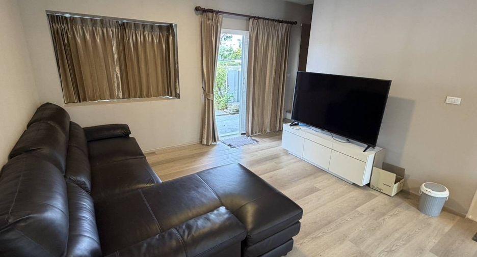 For rent 3 ベッドルーム townhouse in Mueang Samut Prakan, Samut Prakan