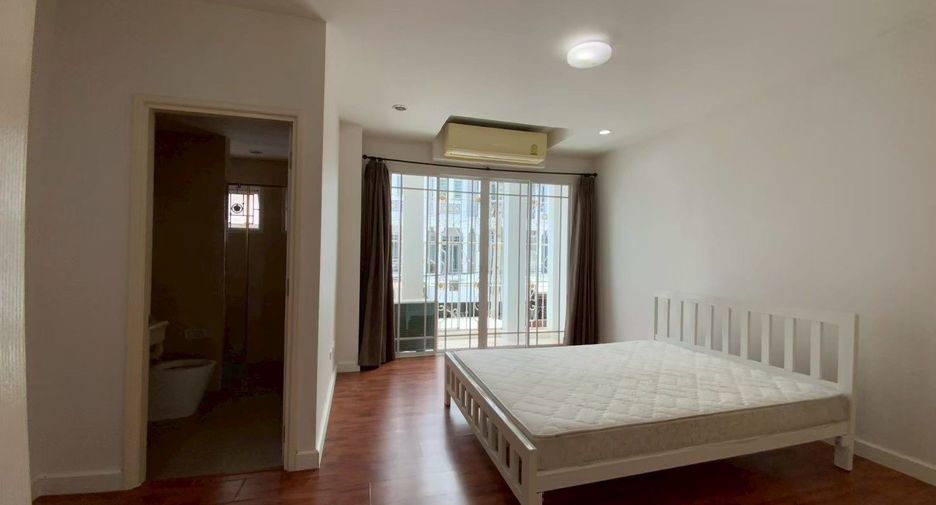Reihenhaus zur Miete und zum Kauf mit 3 Zimmer in Bangkok Yai, Bangkok