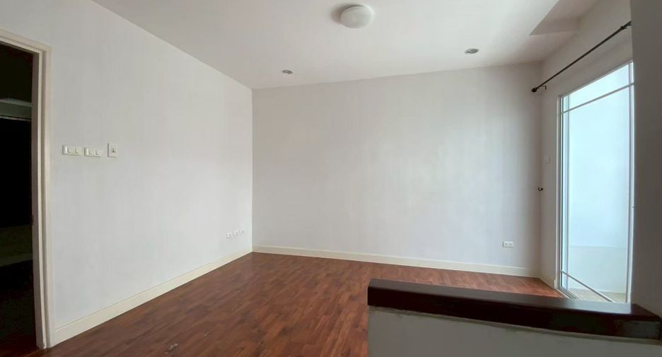 Reihenhaus zur Miete und zum Kauf mit 3 Zimmer in Bangkok Yai, Bangkok