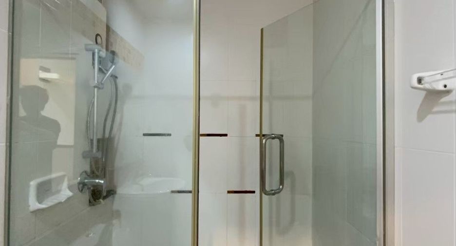 Reihenhaus zur Miete und zum Kauf mit 3 Zimmer in Bangkok Yai, Bangkok
