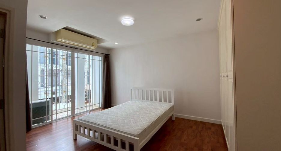 Reihenhaus zur Miete und zum Kauf mit 3 Zimmer in Bangkok Yai, Bangkok