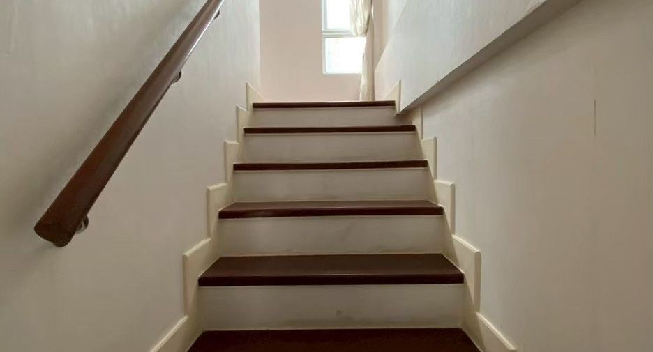 Reihenhaus zur Miete und zum Kauf mit 3 Zimmer in Bangkok Yai, Bangkok