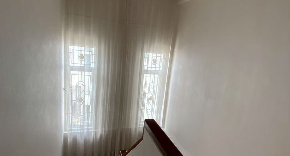 Reihenhaus zur Miete und zum Kauf mit 3 Zimmer in Bangkok Yai, Bangkok