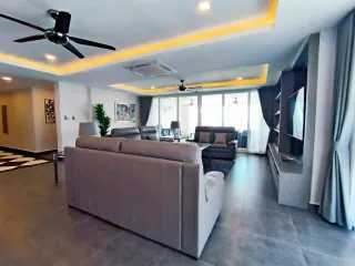 Condo en venta de 4 habitaciones en Bang Lamung, Chonburi