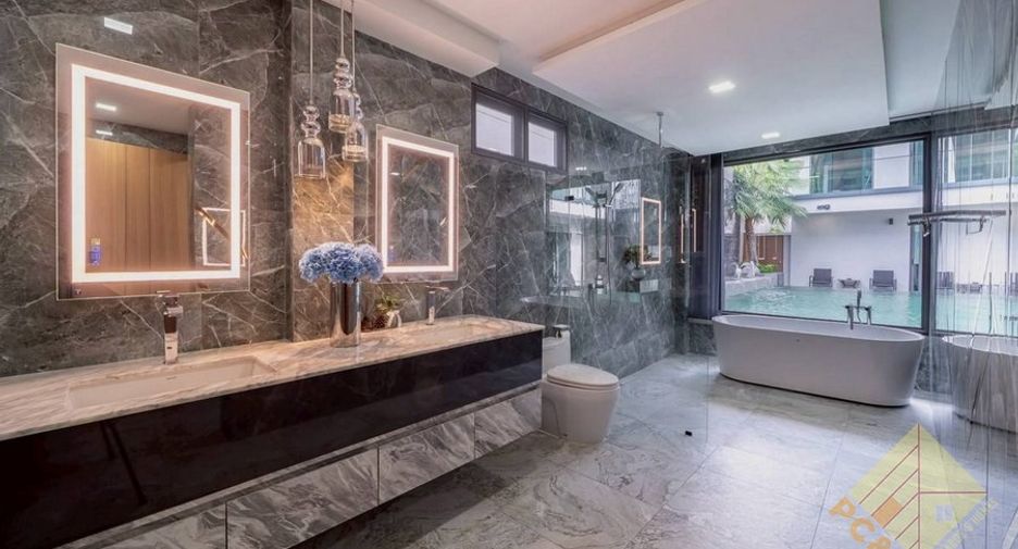 Haus zum Kauf mit 5 Zimmer in Bang Lamung, Chonburi