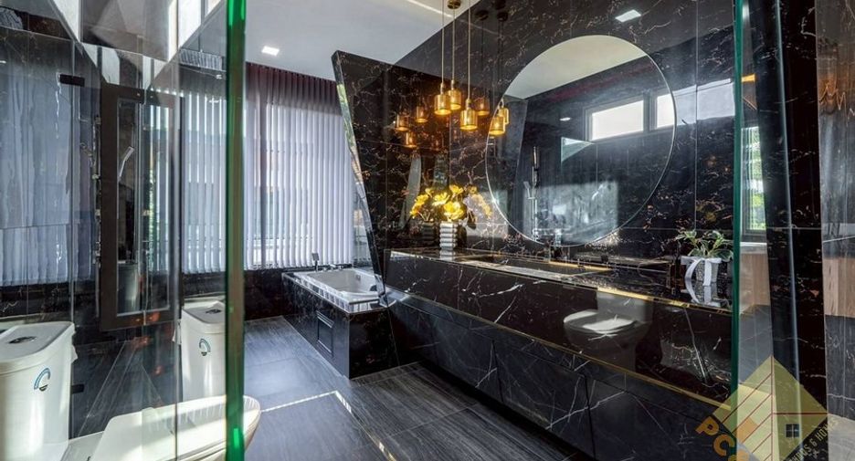 Haus zum Kauf mit 5 Zimmer in Bang Lamung, Chonburi