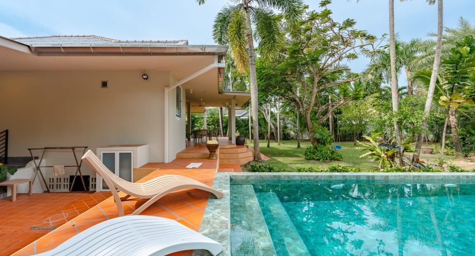 For sale and for rent 4 bedrooms villa in Mueang Phuket, Phuket