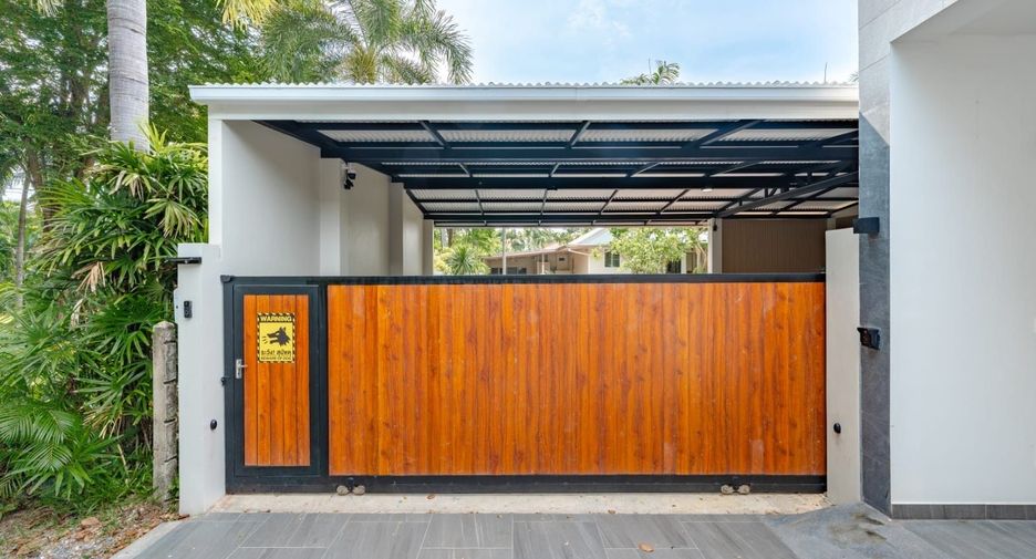 For sale and for rent 4 bedrooms villa in Mueang Phuket, Phuket