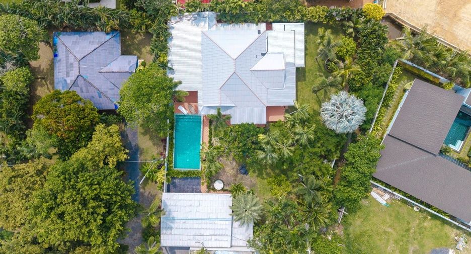 For sale and for rent 4 bedrooms villa in Mueang Phuket, Phuket