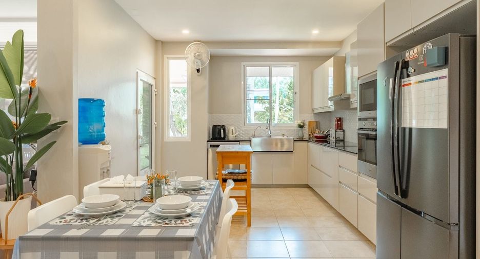 For sale and for rent 4 bedrooms villa in Mueang Phuket, Phuket