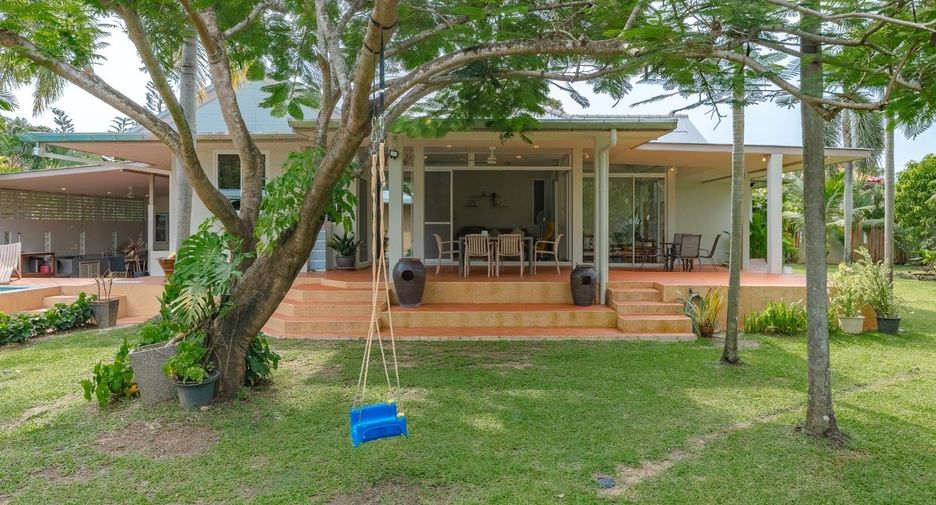 For sale and for rent 4 bedrooms villa in Mueang Phuket, Phuket