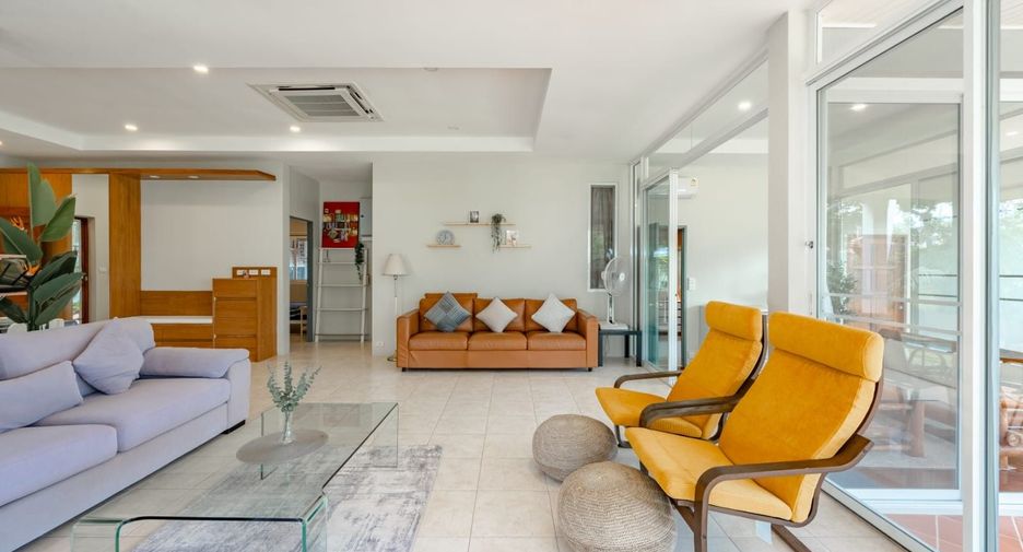 For sale and for rent 4 bedrooms villa in Mueang Phuket, Phuket