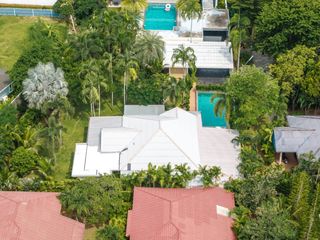 For sale and for rent 4 bedrooms villa in Mueang Phuket, Phuket
