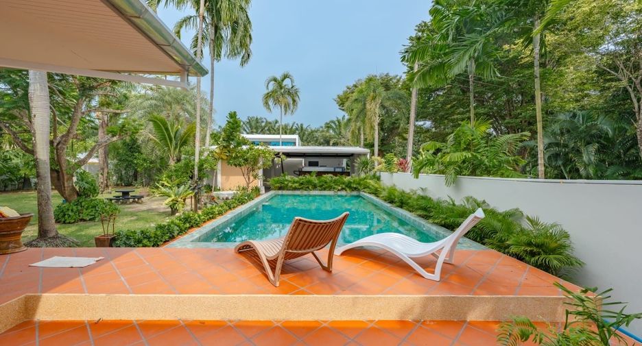 For sale and for rent 4 bedrooms villa in Mueang Phuket, Phuket