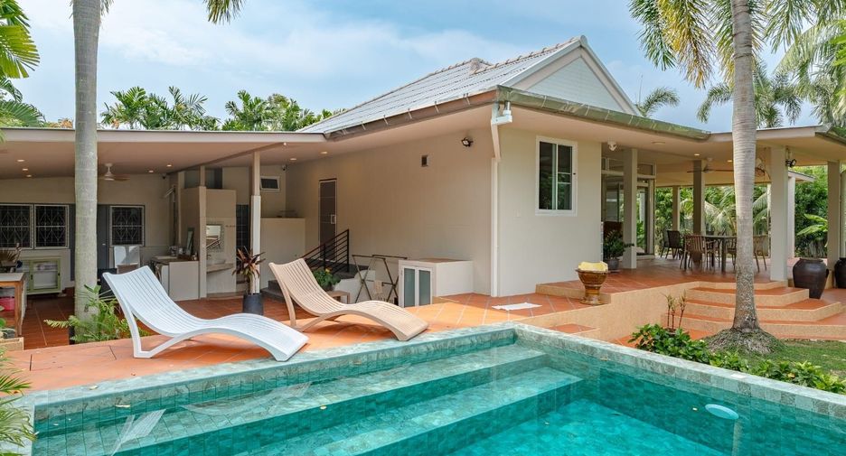 For sale and for rent 4 bedrooms villa in Mueang Phuket, Phuket
