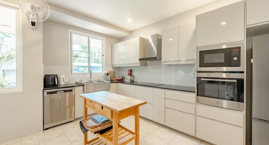 For sale and for rent 4 bedrooms villa in Mueang Phuket, Phuket