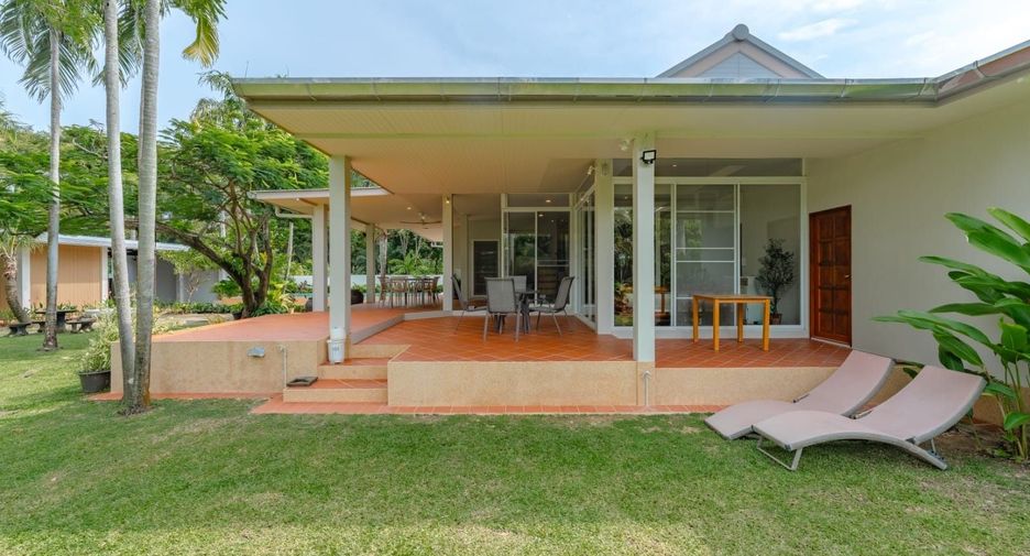 For sale and for rent 4 bedrooms villa in Mueang Phuket, Phuket