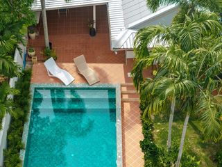 For sale and for rent 4 bedrooms villa in Mueang Phuket, Phuket