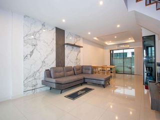 Casa en alquiler de 4 habitaciones en Mueang Chiang Mai, Chiang Mai