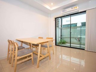 Casa en alquiler de 4 habitaciones en Mueang Chiang Mai, Chiang Mai