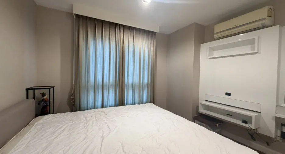 For sale 2 bedrooms condo in Huai Khwang, Bangkok